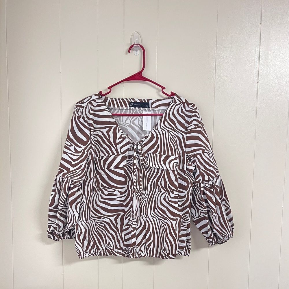 NWT New York & Company Zebra Brown Animal Print V Neck Shirt Blouse NY&c Sz L